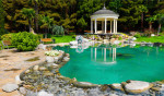 Eigenen Schwimmteich im Garten anlegen und reinigen