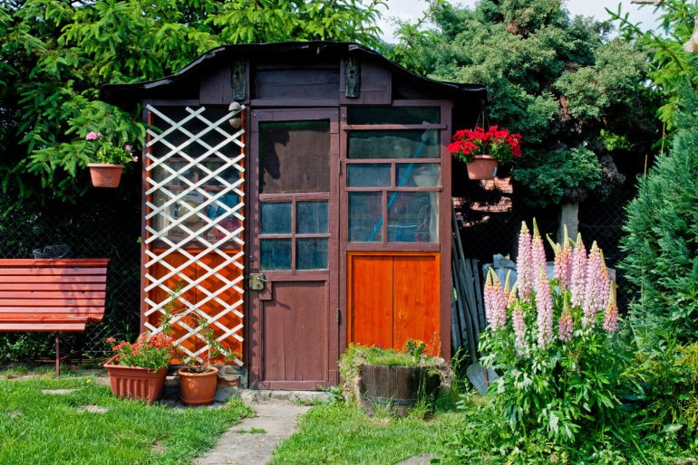 Stauraum im Garten – ein Gartenhaus selber bauen