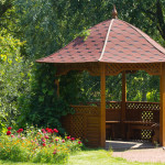 Pavillon im Garten errichten