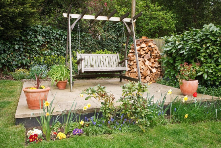 Von der Schaukel bis zur Außenkommode – Tipps für die Gartendekoration