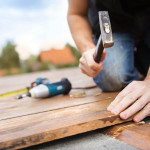 Holzterrasse bauen und Terrassendielen verlegen