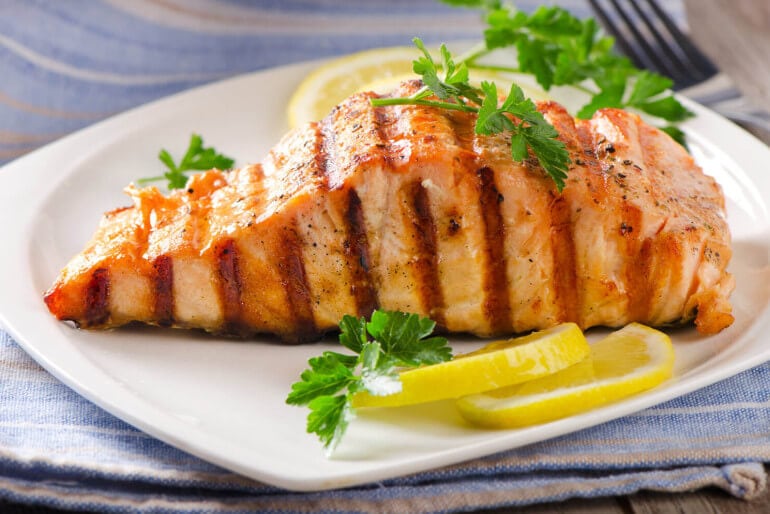 Lachs grillen – korrekte Zubereitung der beliebten Fischsorte