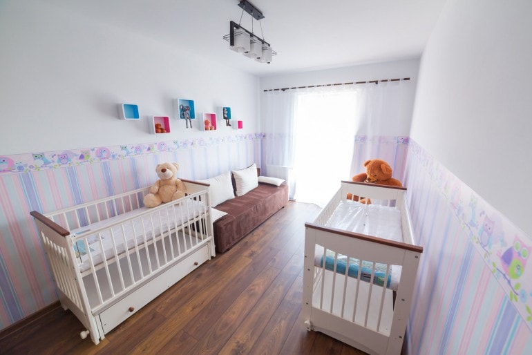 Dir richtige Tapete fürs Babyzimmer aussuchen – Farbe, Form und Material