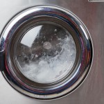 Waschmaschine schäumt - was kann man dagegen tun?