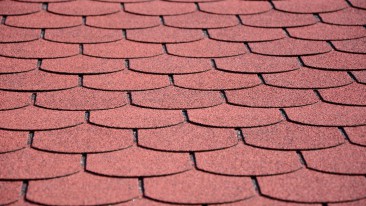Dachpappe in Rot – eine beliebte Alternative