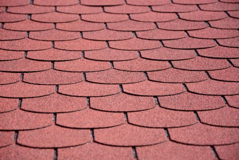 Dachpappe in Rot – eine beliebte Alternative
