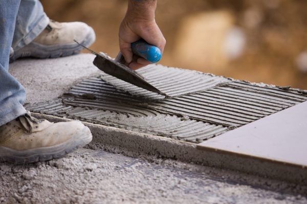 Eigenleistung beim Hausbau: Sinnvolle Arbeiten, die Heimwerker ausführen können