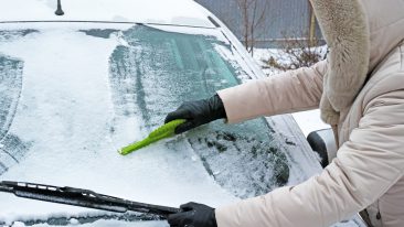 Gefahrenstelle im Winter: Wenn das Auto von innen feucht ist