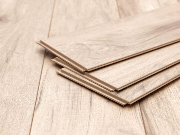 Parkett oder Laminat? Den passenden Bodenbelag auswählen