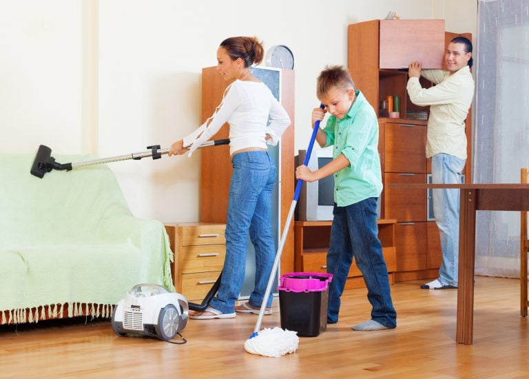 Schön sauber: Wie Familien einen großen Haushalt rein halten