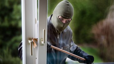 Homejacker – sie brechen bei Anwesenheit der Hausbesitzer ein