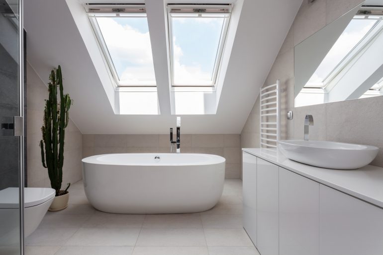 Das Badezimmer unterm Dach