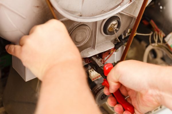 Waschmaschine Reparatur: In diese Fällen gelingt es dem Handwerker selbst