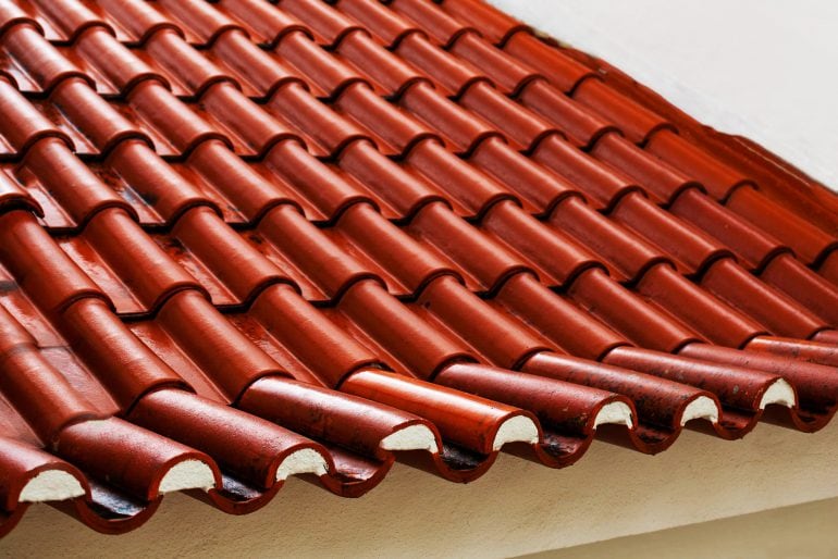 Dachziegel engobiert – alles über Eigenschaften, Herstellung und Vorteile