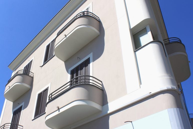 Balkonbelag aus Kunststoff – so wird der Balkon schön und sicher