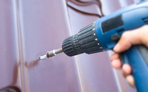 Dachziegel befestigen – Sicher bei jeder Wetterlage