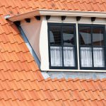 Flachdachgaube: Mehr Platz und Licht im Dachgeschoss für wenig Geld