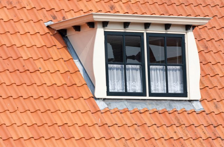 Flachdachgaube: Mehr Platz und Licht im Dachgeschoss für wenig Geld