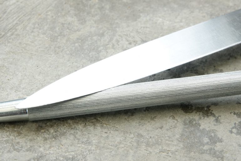 Genialer Trick zum Messerschärfen