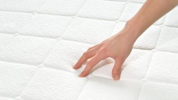 Für ein sauberes Bett: So gelingt die Reinigung von Matratzen