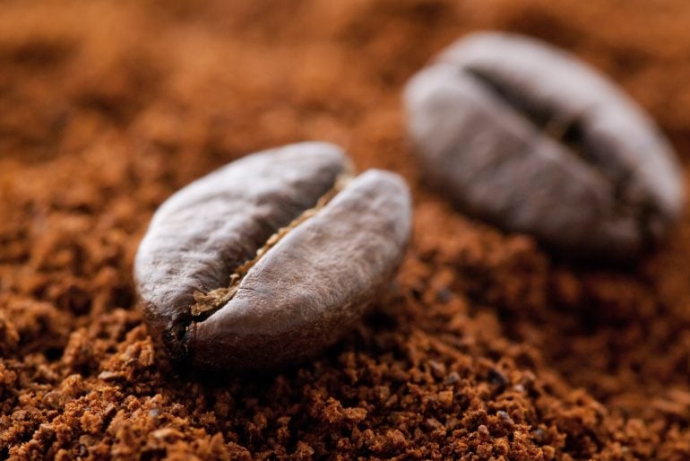 Kaffeesatz als Dünger verwenden – kostenfrei & nährstoffreich