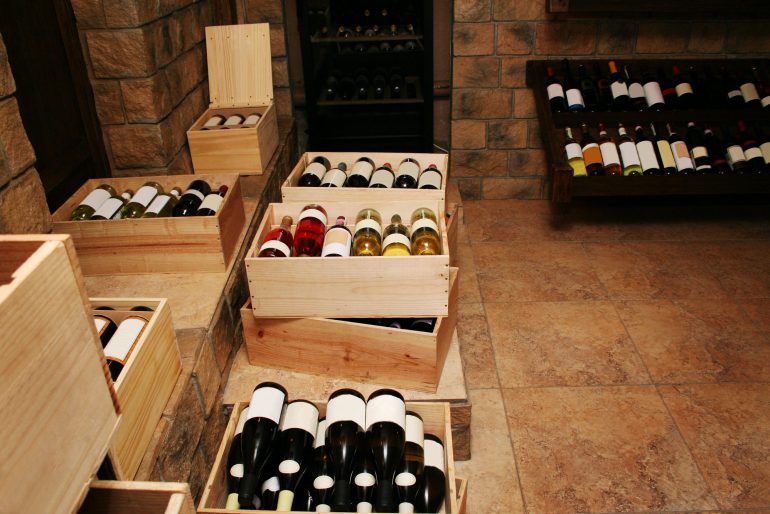 Wein zuhause lagern – ist ein Weinkeller noch zeitgemäß?