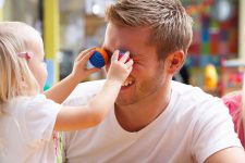 Zukunft für Kinder mit VisualVest. © omgimages / Bigstock.com