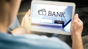 Schnelles Geld im Netz oder Kredit in der Bankfiliale: Welche Kreditaufnahme ist besser?