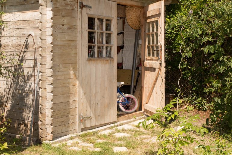 Gartenhaus-Dacheindeckung – so wird das Dach Ihres Gartenhäuschens perfekt