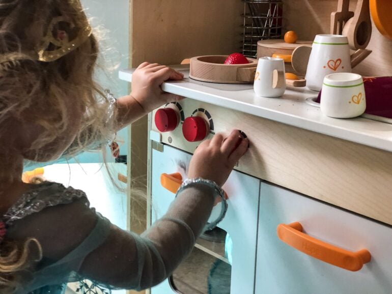 Kinderküchen aus Holz