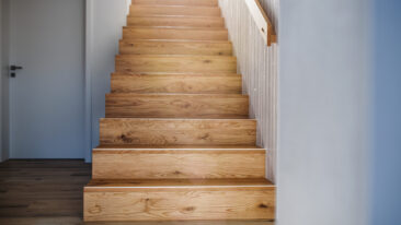 Leidiges Thema „Treppe putzen“: Mit diesen Tricks werden auch die Ecken sauber