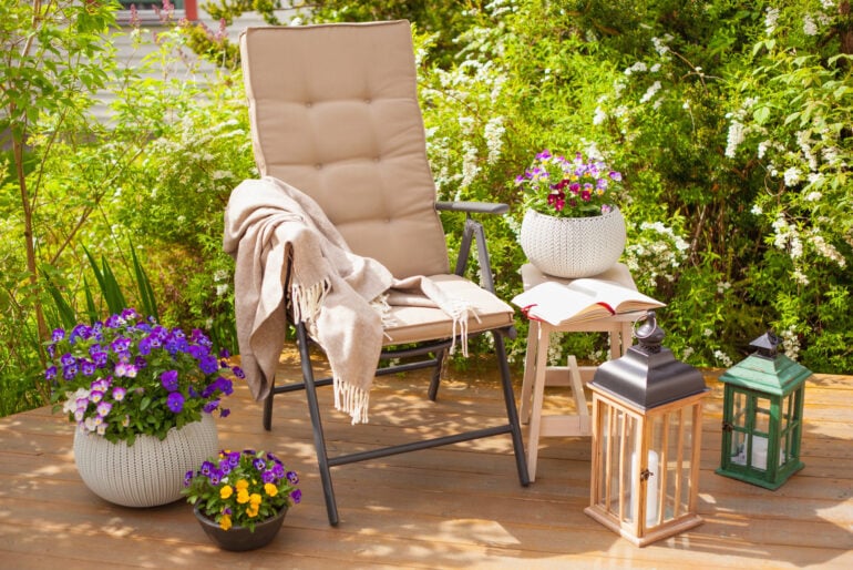 Sonnenschutz im Garten – Markise oder Sonnenschirm?