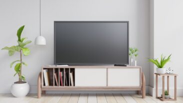 Fernseher aufhängen oder hinstellen: Welche Lösung ist optimal?