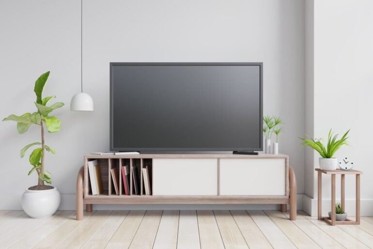 Fernseher aufhängen oder hinstellen: Welche Lösung ist optimal?
