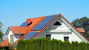 Speicher für Photovoltaik nachrüsten – das sollten Betreiber einer Solaranlage beachten