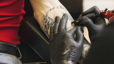 Unterarm-Tattoo – Diese Kosten erwarten Sie