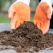 Kosten für Mutterboden im Check: So viel zahlen Sie wirklich für den perfekten Gartenboden