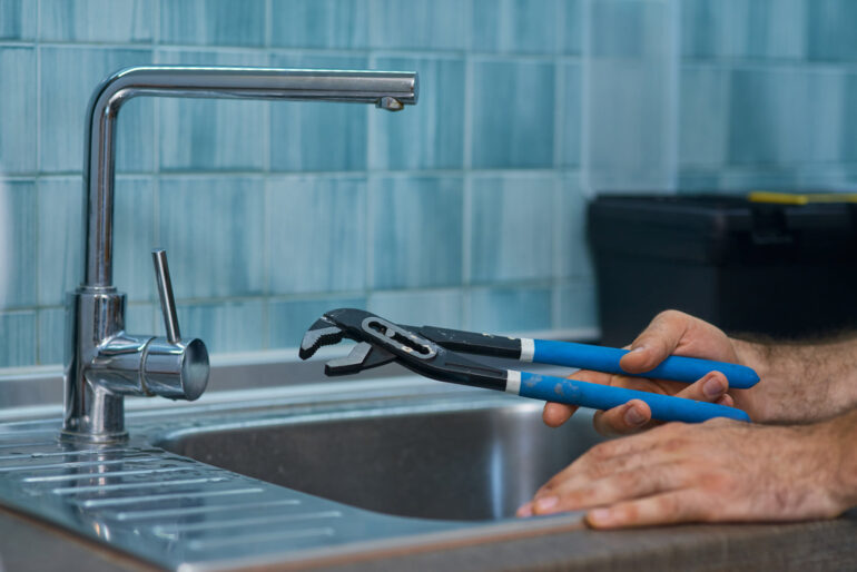 Ohne heiß und kalt: So stellen Sie Warmwasser und Kaltwasser in Ihrem Zuhause ab