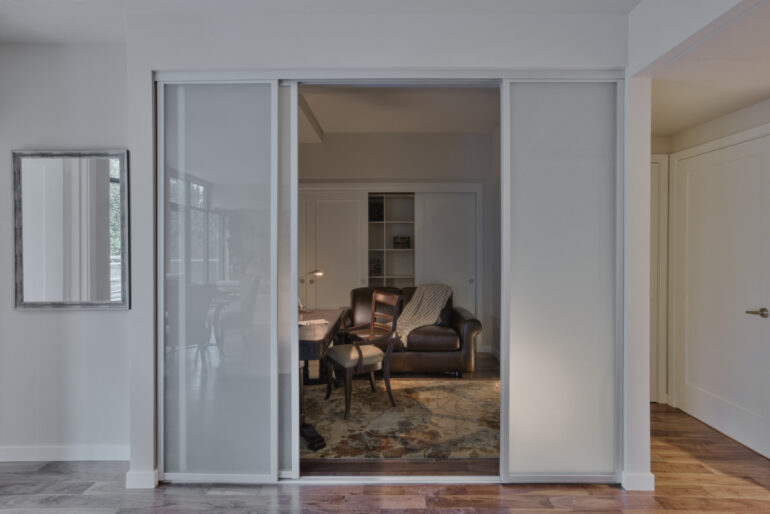Mehr als nur ein Durchgang: Alternative Zimmertüren als Blickfang im Raum